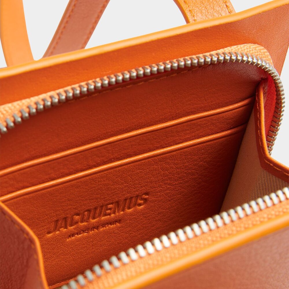 BNWT AW23 JACQUEMUS GADJO ORANGE NECK BAG - Picture 5 of 5